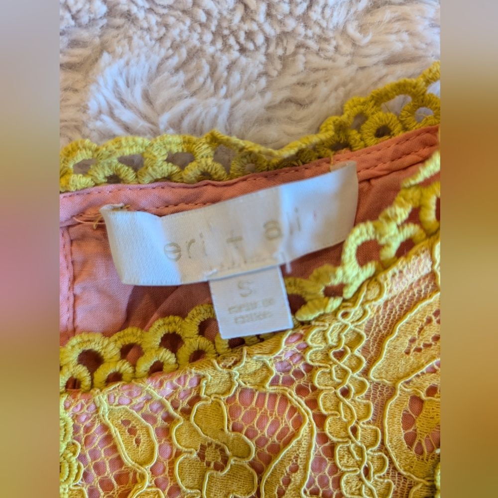 Sleeveless Lace Overlay Blouse‎ in Yellow with Pink Lining - Picture 3 of 8